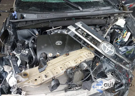 2018 Toyota Highlander Le Plus z USA, uszkodzony, nr VIN 5TDBZRFH2JS855104